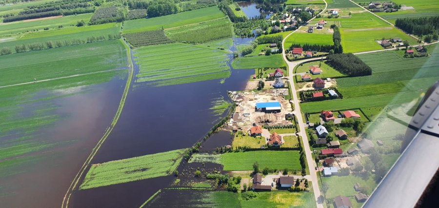 Powiat mielecki - zalane tereny - widok z policyjnego ÅmigÅowca