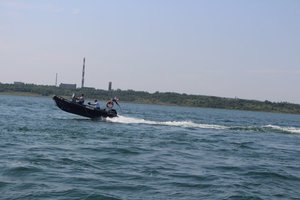 Policyjna łódź na Jeziorze Tarnobrzeskim