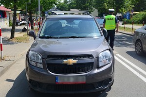 Chevrolet uczestniczący w zdarzeniu drogowym przy ul. Legionów w Krośnie