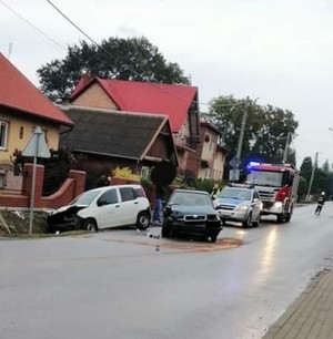 Zdarzenie drogowe w miejscowości Dębów