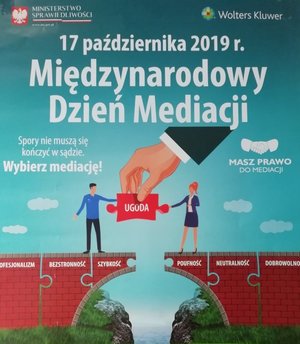 Plakat z napisem: &amp;quot;17 października 2019 r. Międzynarodowy Dzień Mediacji&amp;quot;.