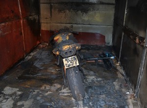 zdjęcie spalonego motocykla