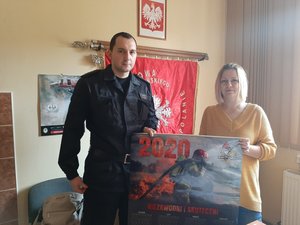 strażak z Dyrektor SP w Polanie