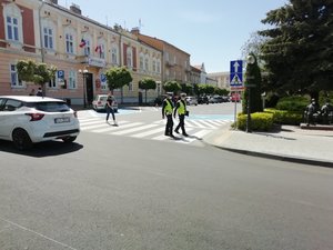 Policjanci łańcuckiej drogówki patrolujący teren miasta