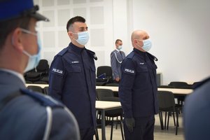 Nowo przyjęci policjanci podczas ślubowania w auli Oddziału Prewencji Policji w Rzeszowie