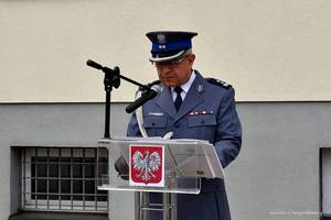 Komendant Powiatowy Policji w trakcie przemowy