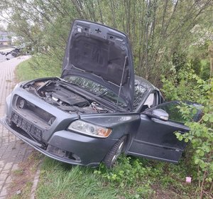 Na zdjęciu pojazd biorący udział w wypadku w Tyczynie.