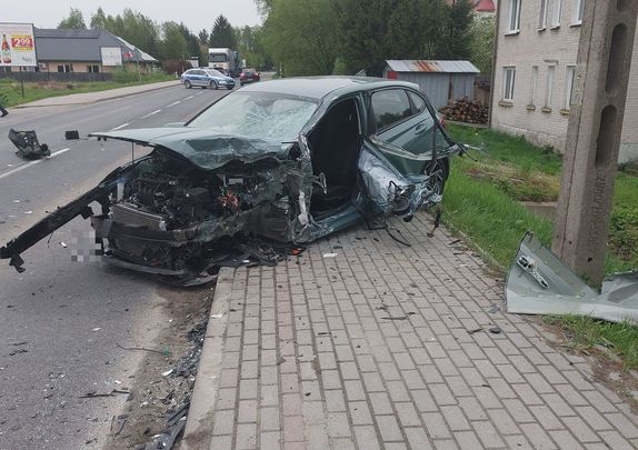 Na zdjęciu pojazd biorący udział w wypadku w Tyczynie.